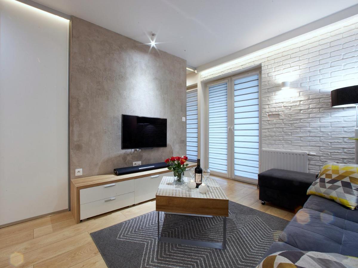 4Uapart-Apartment Suite Picasso 斯维诺乌伊希切 外观 照片