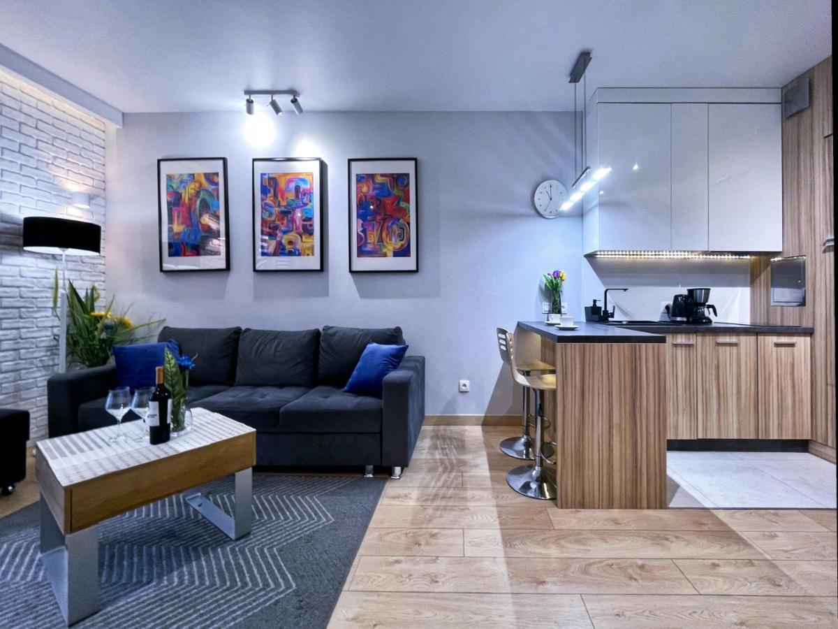 4Uapart-Apartment Suite Picasso 斯维诺乌伊希切 外观 照片
